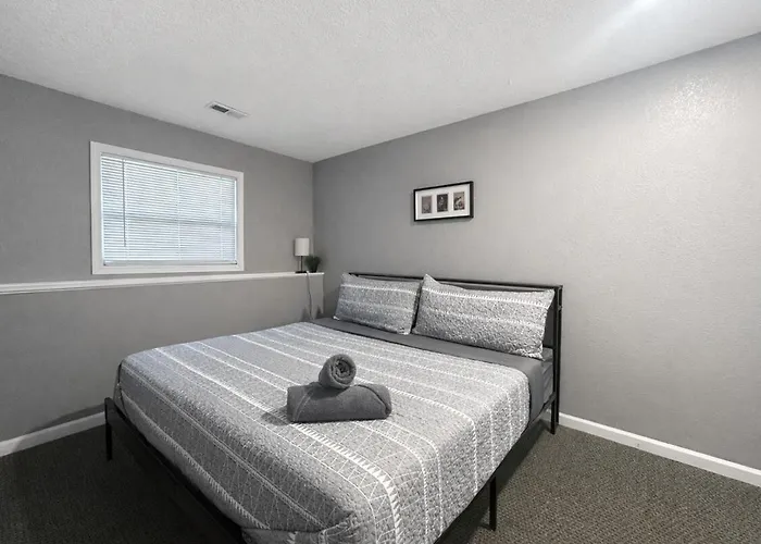 4-Bedroom All King Beds Near Mall Family Friendly
