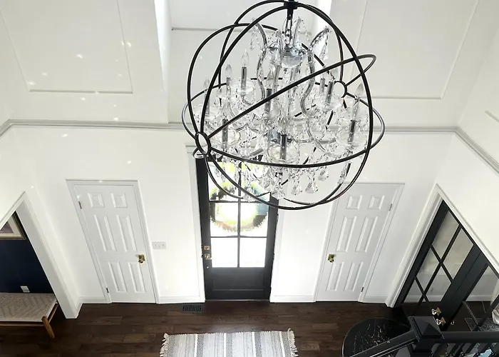 Santoclere - Designer Home At Corporate Woods