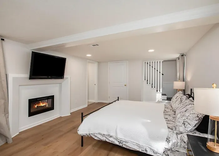 Charming 3Bd 2Br Dog Friendly