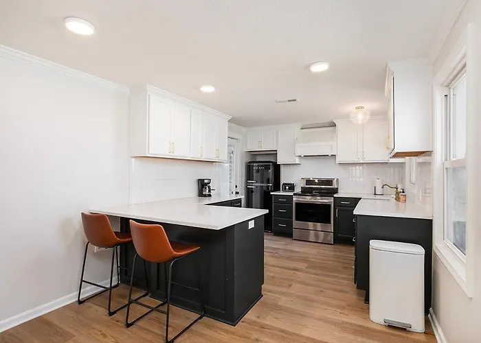 Charming 3Bd 2Br Dog Friendly